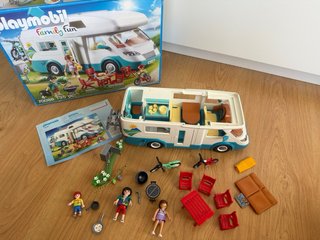 Playmobil Autocaravana con Accesorios
