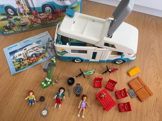 Playmobil Autocaravana con Accesorios