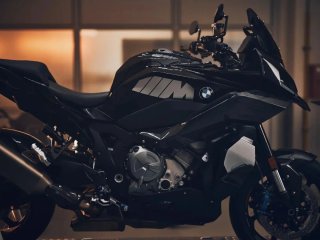 Laterales Carbono BMW M1000XR ( SOLO CAMBIO )