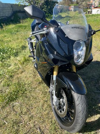 Hyosung GT250R Negra