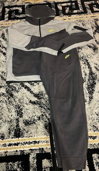 2 Chandal Nike Tech Fleece