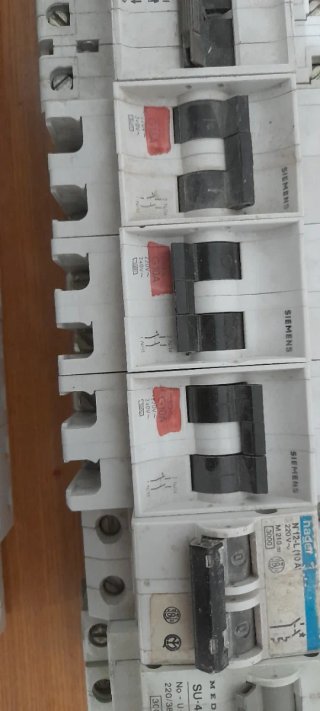 15 Interruttori automatici magnetotermici