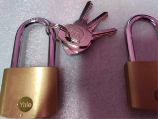 2 Candados Yale con llaves