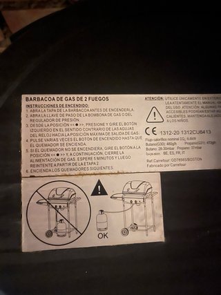 Barbacoa de gas negra