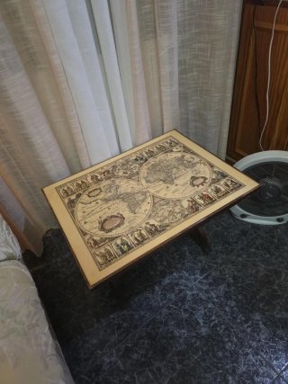 Mesa vintage mapa madera