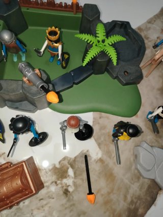 Playmobil Castello con Cavalieri e Tesoro