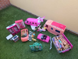 Lote de muñecas y accesorios Barbie
