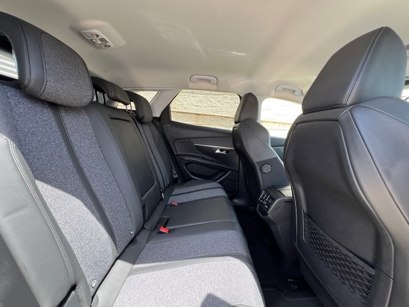Peugeot 3008 1.5 BlueHDi S&S Allure (2021) 2021, foto 11