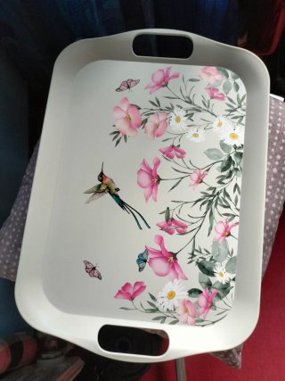 Vassoio con decorazioni floreali e colibrì