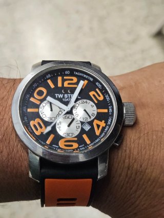 Reloj TW Steel Negro y Naranja