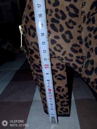 Botines de tacón con estampado de leopardo