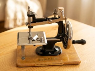 Máquina de coser Singer antigua manivela