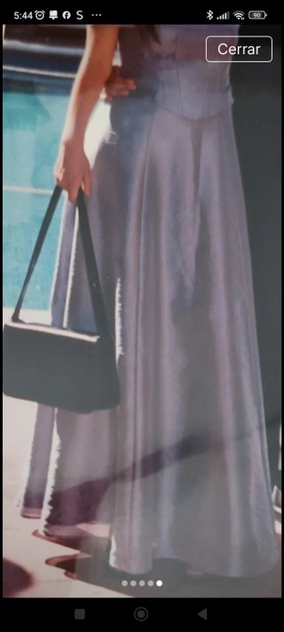 Vestido de ceremonia gris perla.