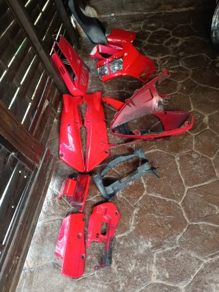 Carenado moto VFR Carat rojo