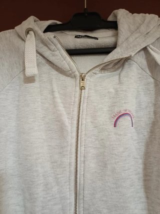 Sudadera con cremallera y capucha Cropp
