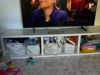 Mueble TV blanco y madera