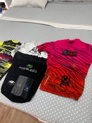 Lote 4 Maillots oficiales Ciclismo