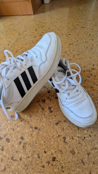 Zapatillas Adidas Blancas y Negras