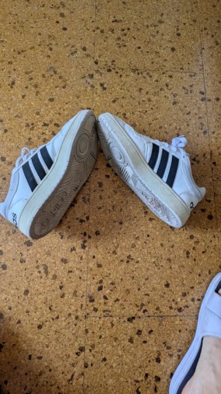 Zapatillas Adidas Blancas y Negras