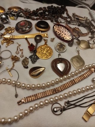 Lote di bijoux e oggetti antichi