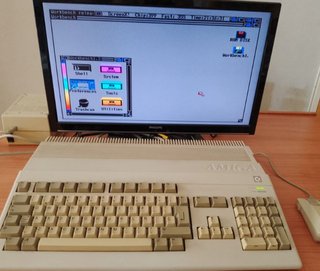 Commodore Amiga 500 con ampliación