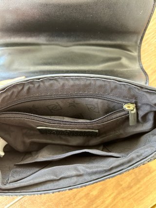 Pochette nera con catenina oro