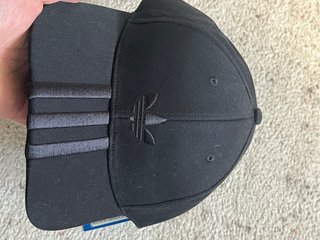 Gorra Adidas Negra