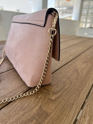 Pochette rosa cipria con catenina color oro