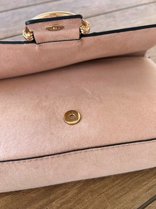 Pochette rosa cipria con catenina color oro