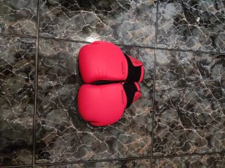 Saco de boxeo Adidas + guantes Decathlon