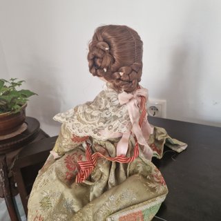 Muñeca de Porcelana Sentada Figura Colección Falle