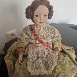 Muñeca de Porcelana Sentada Figura Colección Falle