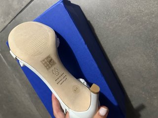 Sandalias Stuart Weitzman Blancas Talla 38