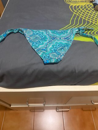 Bikini azul y verde estampado