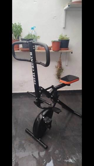 Máquina de Ejercicios Total Crunch