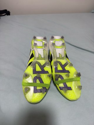 Botas Adidas Predator Blancas y Amarillas