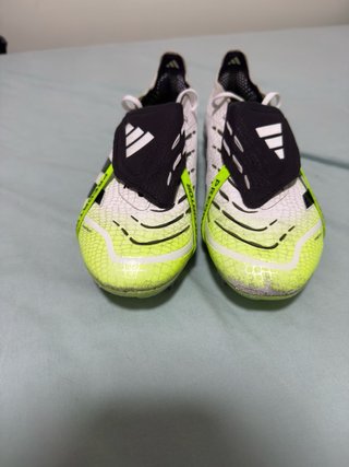 Botas Adidas Predator Blancas y Amarillas