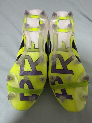 Botas Adidas Predator Blancas y Amarillas