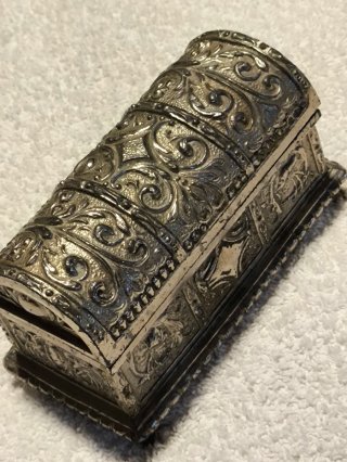 ANTIGUO JOYERO COFRE METAL FORRADO TERCIOPELO