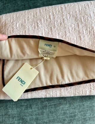 Copertina neonata Fendi