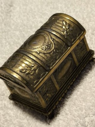 ANTIGUO JOYERO COFRE DE METAL POSIBLE BRONCE
