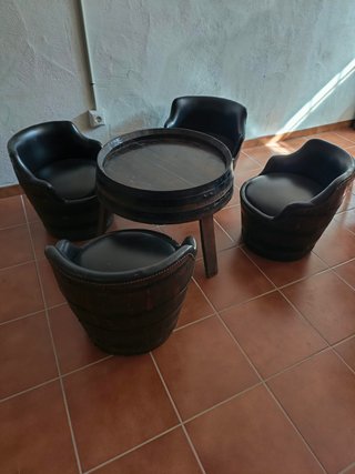 Conjunto mesa y 4 sillones madera barril