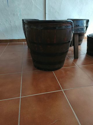 Conjunto mesa y 4 sillones madera barril