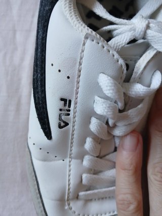 Deportivas Fila Blancas y Grises