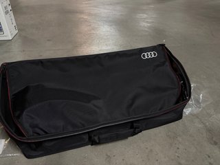 Maleta oficial Audi negra