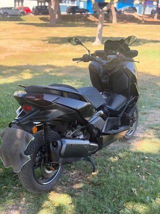 Yamaha XMAX 300 tech max