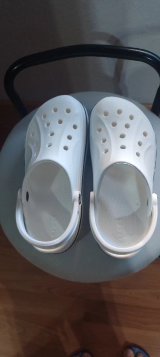 Zapatos de trabajo Crocs blancos