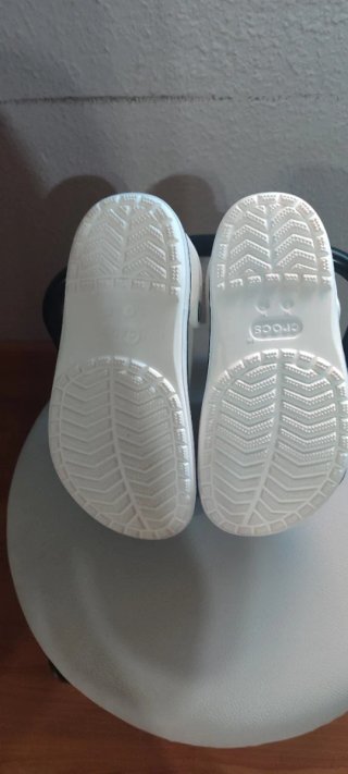 Zapatos de trabajo Crocs blancos
