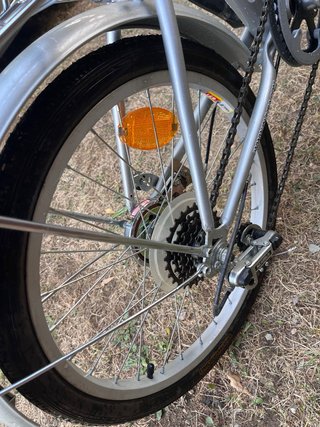 Bicicleta plegable plateada