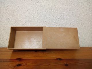Cajas organizadoras metálicas y plásticas